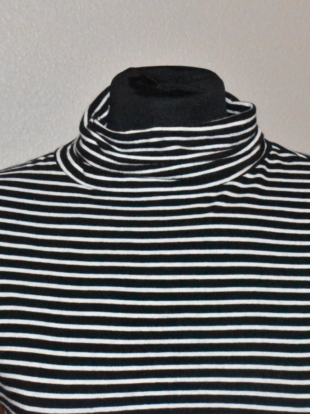Crown & Ivy Mock Turtleneck Size S - Picture 2 of 5